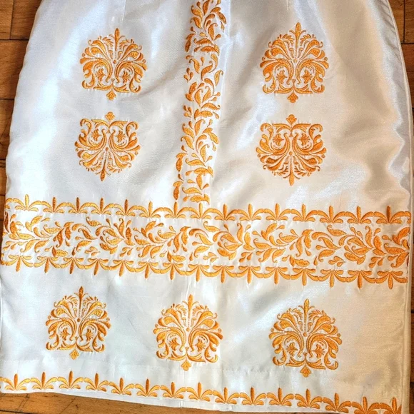 Midnight Velvet Embroidered Pencil Skirt - Picture 2 of 11